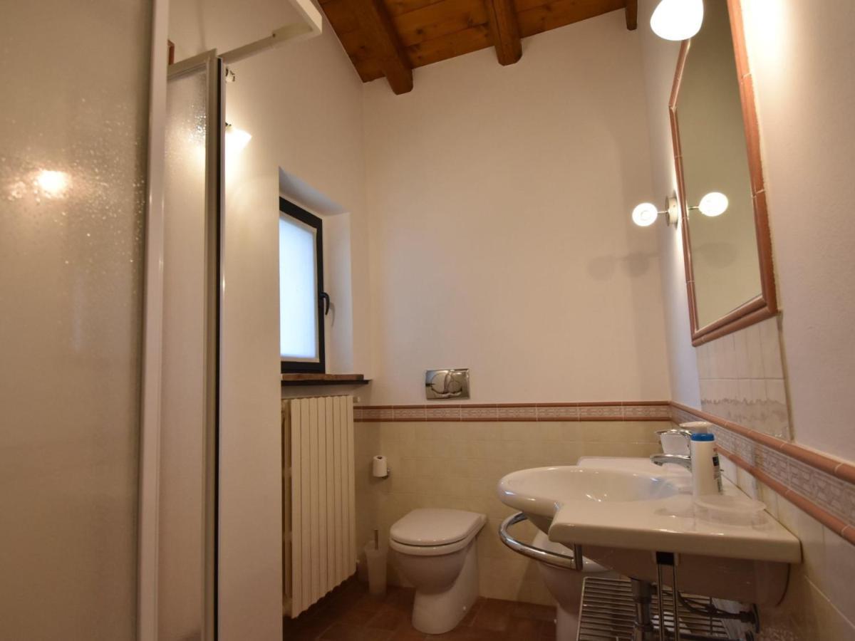 Apartment La Corte Bricca - Trilo B By Interhome Castana  المظهر الخارجي الصورة